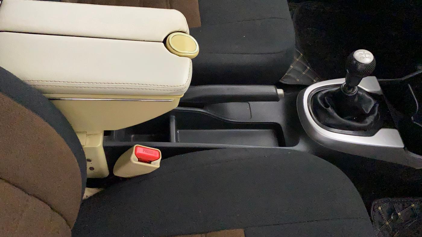 2017 Honda Jazz 1.2L I-VTEC SV, Petrol, Manual, 58,518 km, Gear Lever