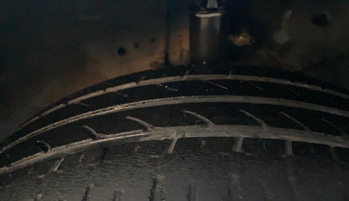 2014 Honda Brio S MT, Petrol, Manual, 40,870 km, Right Front Tyre Tread