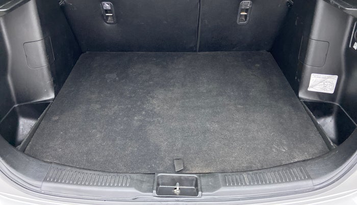 2017 Maruti S Cross ZETA 1.3, Diesel, Manual, 76,472 km, Boot Inside