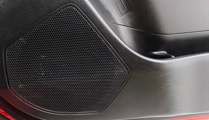 2019 Maruti Swift VXI AMT D, Petrol, Automatic, 32,922 km, Speaker
