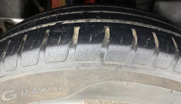 2019 Maruti Swift VXI AMT D, Petrol, Automatic, 32,922 km, Right Rear Tyre Tread