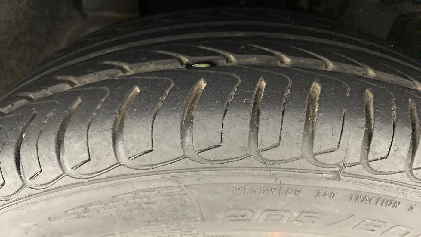 2018 Ford Ecosport 1.5 TITANIUM TI VCT, Petrol, Manual, 20,648 km, Left Front Tyre Tread