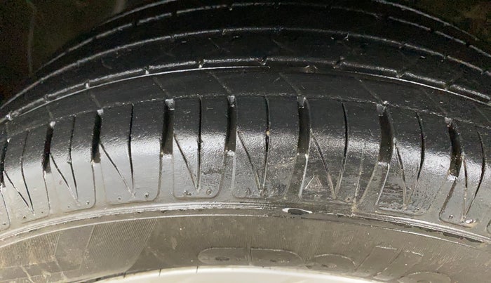 2022 Hyundai VENUE S(O) 1.2, Petrol, Manual, 88,780 km, Left Front Tyre Tread