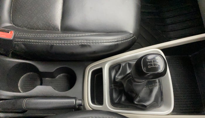 2022 Hyundai VENUE S(O) 1.2, Petrol, Manual, 88,780 km, Gear Lever