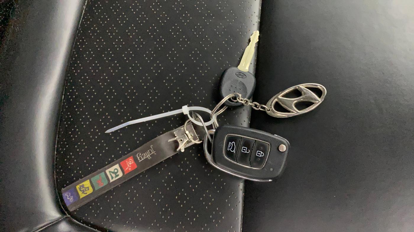 2022 Hyundai VENUE S(O) 1.2, Petrol, Manual, 88,780 km, Key Close Up