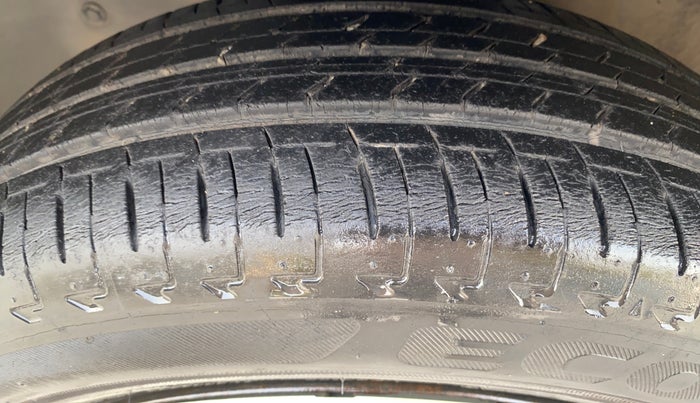 2018 Maruti IGNIS DELTA 1.2 AMT, Petrol, Automatic, 29,038 km, Left Front Tyre Tread