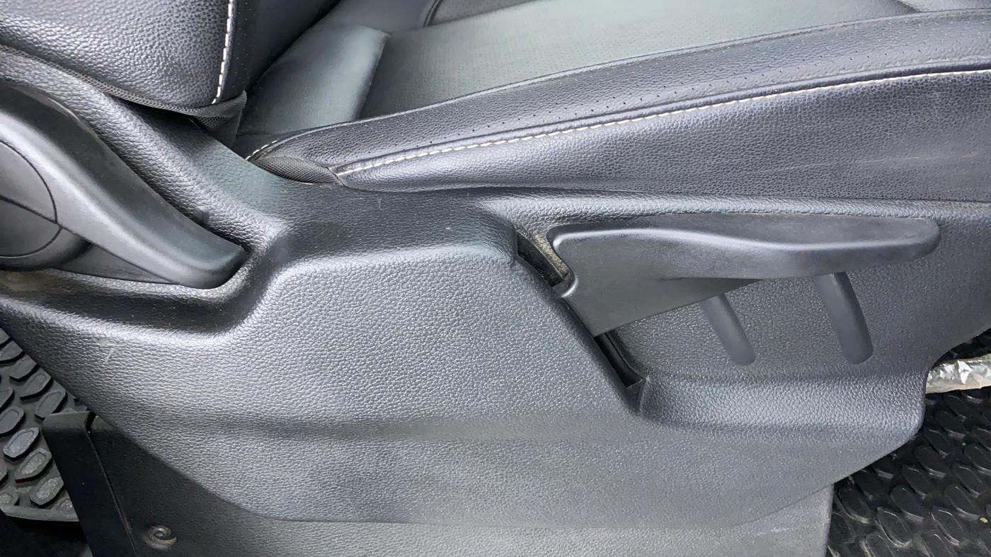2019 Tata Hexa Varicor 400 XTA, Diesel, Automatic, 42,121 km, Driver Side Adjustment Panel