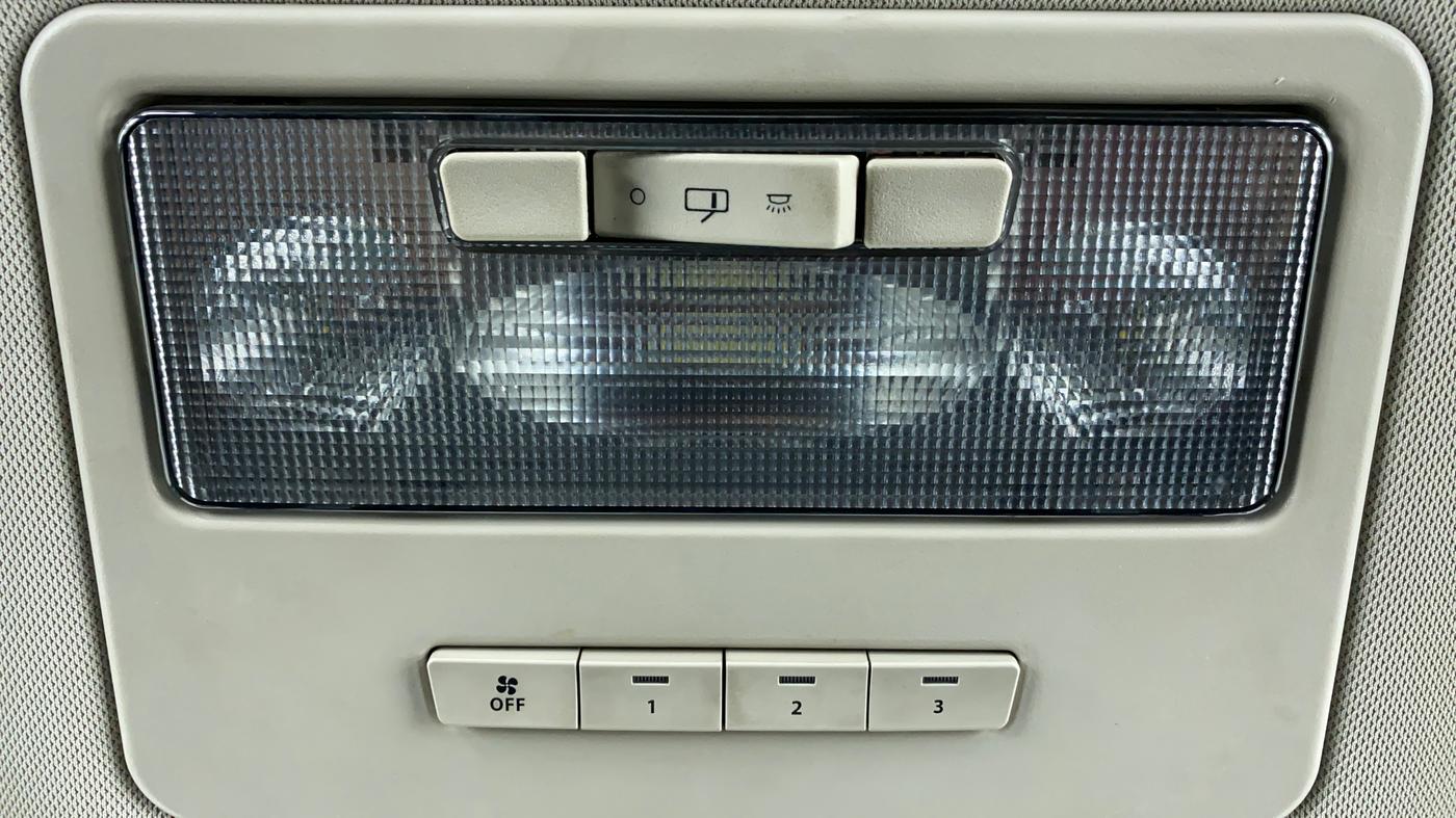 2019 Tata Hexa Varicor 400 XTA, Diesel, Automatic, 42,121 km, Rear AC Temperature Control