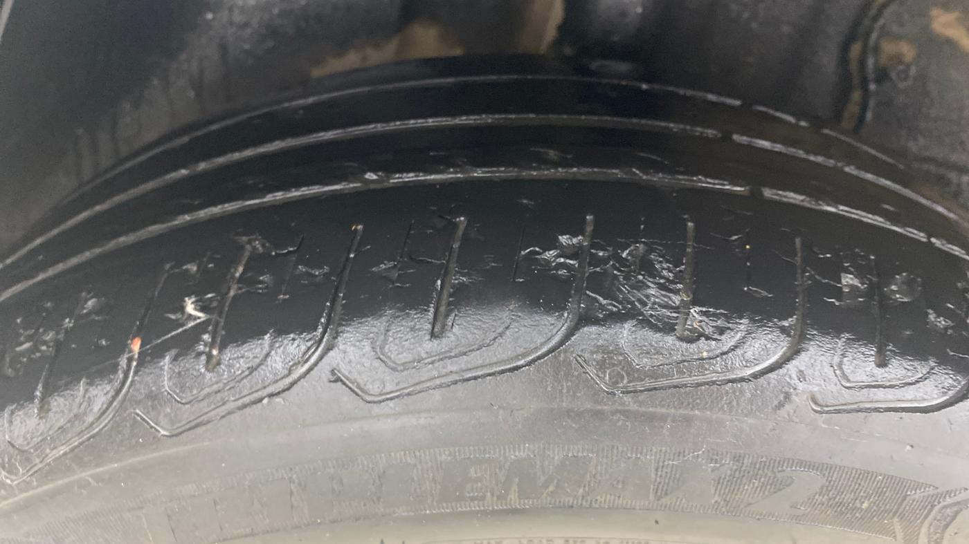 2022 Tata ALTROZ XZA PLUS, Petrol, Automatic, 44,390 km, Right Rear Tyre Tread