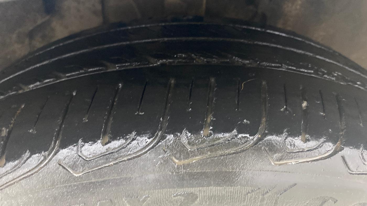2022 Tata ALTROZ XZA PLUS, Petrol, Automatic, 44,390 km, Right Front Tyre Tread