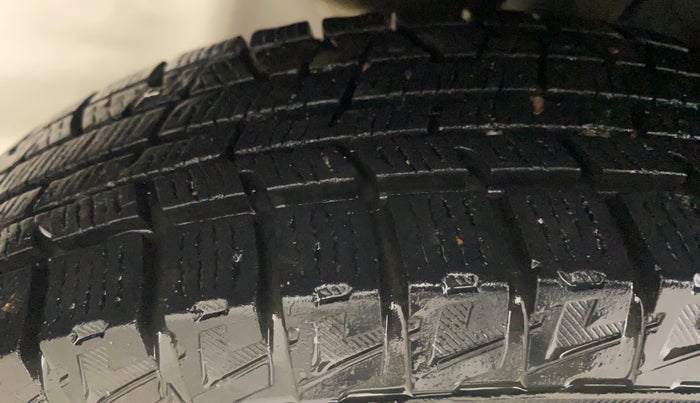 2017 Renault Kwid CLIMBER 1.0 AMT, Petrol, Automatic, 75,780 km, Right Rear Tyre Tread