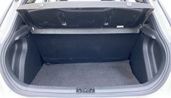 2018 Hyundai Elite i20 SPORTZ 1.2, Petrol, Manual, 16,639 km, Boot Inside