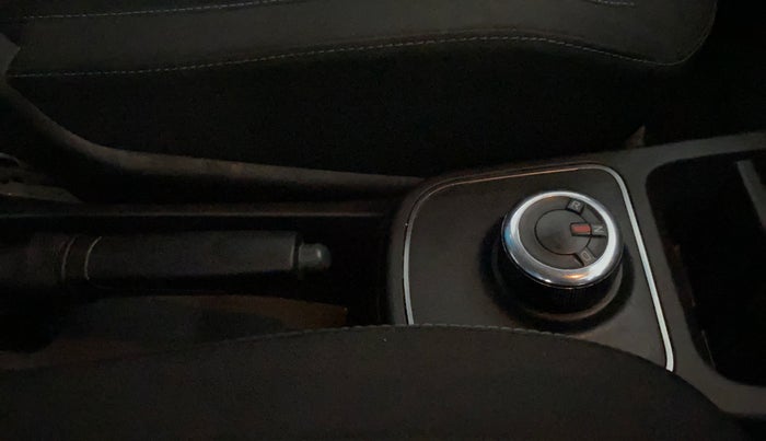 2020 Renault Kwid NEOTECH RXL 1.0 AMT, CNG, Automatic, 48,273 km, Gear Lever