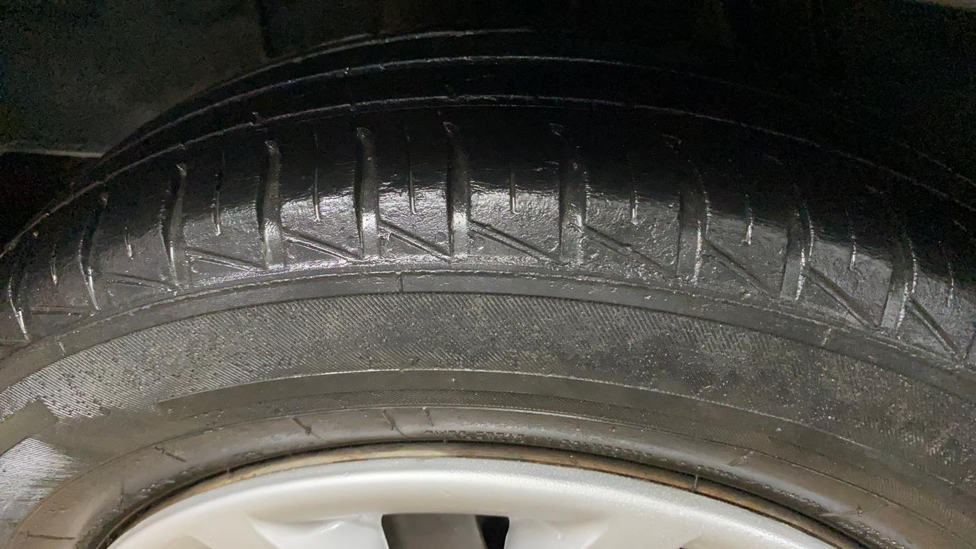 2020 Renault Kwid NEOTECH RXL 1.0 AMT, CNG, Automatic, 48,154 km, Right Rear Tyre Tread