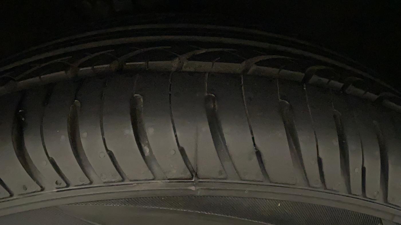 2011 Volkswagen Polo COMFORTLINE 1.2L PETROL, Petrol, Manual, 72,237 km, Right Front Tyre Tread