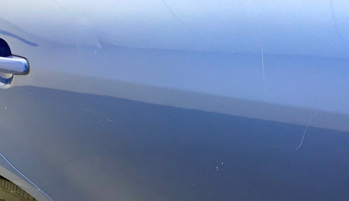 2014 Maruti Swift VXI, Petrol, Manual, 63,782 km, Right rear door - Minor scratches