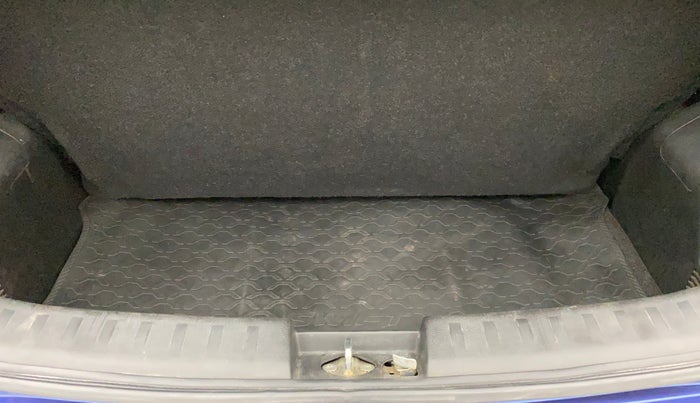 2014 Maruti Swift VXI, Petrol, Manual, 63,782 km, Boot Inside