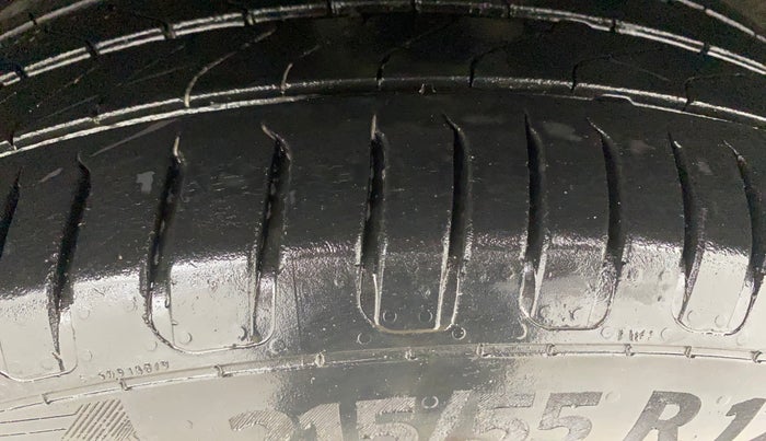 2021 MG ASTOR SAVVY 1.5 CVT S RED, Petrol, Automatic, 27,369 km, Left Rear Tyre Tread