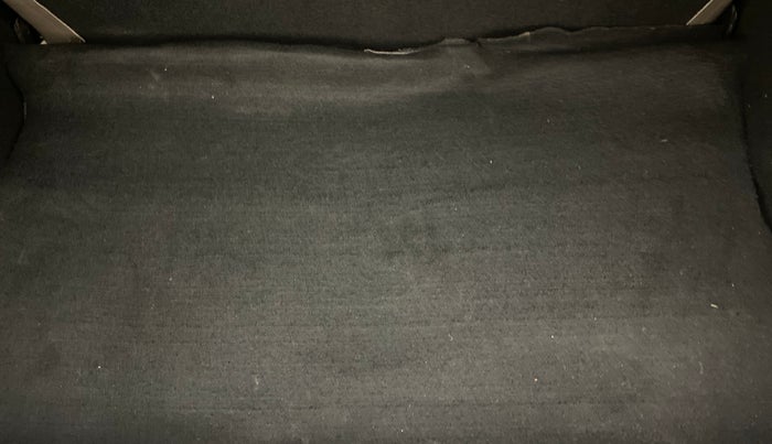 2014 Ford Figo ZXI 1.2 PETROL, Petrol, Manual, 1,20,834 km, Boot Inside