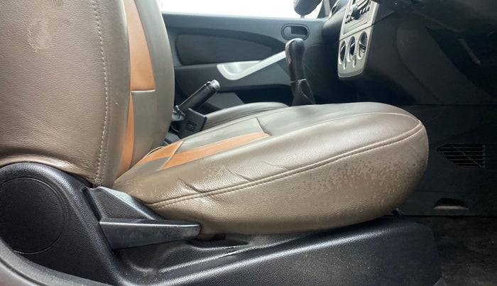 2014 Ford Figo ZXI 1.2 PETROL, Petrol, Manual, 1,20,834 km, Driver Side Adjustment Panel