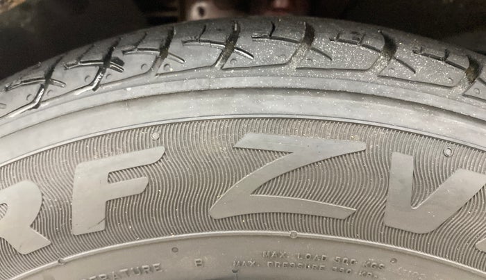 2014 Ford Figo ZXI 1.2 PETROL, Petrol, Manual, 1,20,834 km, Left Front Tyre Tread