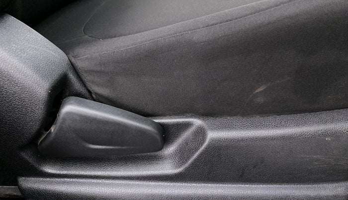 2018 Renault Kwid RXT 1.0 EASY-R AT OPTION, Petrol, Automatic, 41,698 km, Driver Side Adjustment Panel