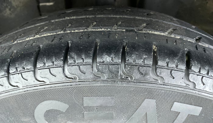 2018 Renault Kwid RXT 1.0 EASY-R AT OPTION, Petrol, Automatic, 41,698 km, Left Front Tyre Tread
