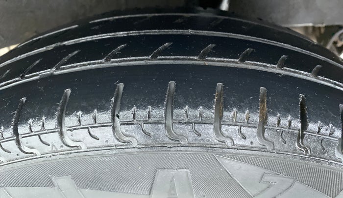 2018 Renault Kwid RXT 1.0 EASY-R AT OPTION, Petrol, Automatic, 41,698 km, Left Rear Tyre Tread