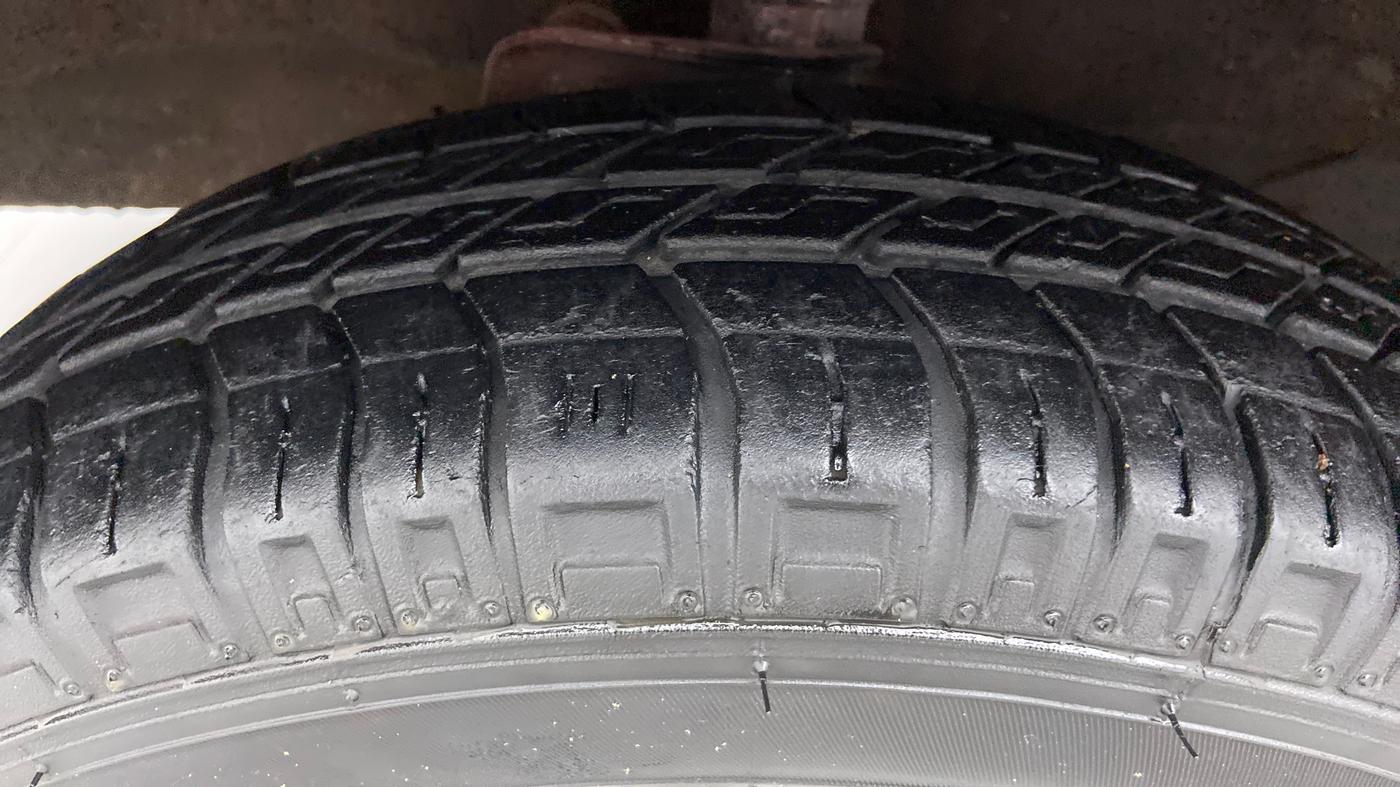 2018 Maruti Eeco 5 STR WITH AC PLUSHTR, Petrol, Manual, 18,918 km, Left Front Tyre Tread