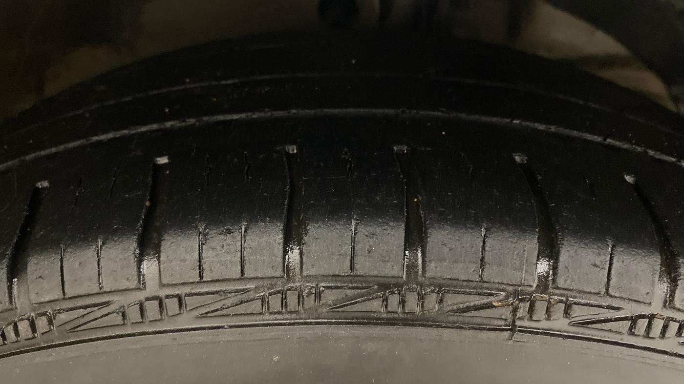 2018 Maruti Swift VXI, Petrol, Manual, 73,277 km, Right Front Tyre Tread