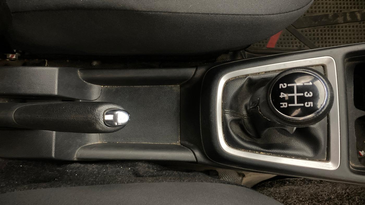 2018 Maruti Swift VXI, Petrol, Manual, 73,277 km, Gear Lever