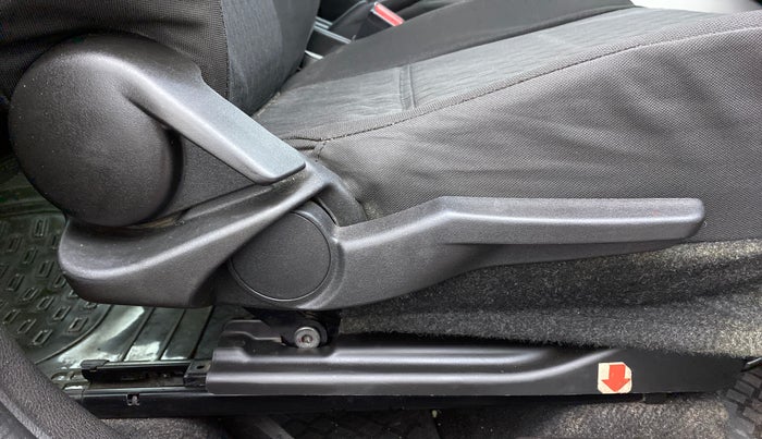 2015 Maruti Baleno ALPHA 1.2 K12, Petrol, Manual, 65,898 km, Driver Side Adjustment Panel