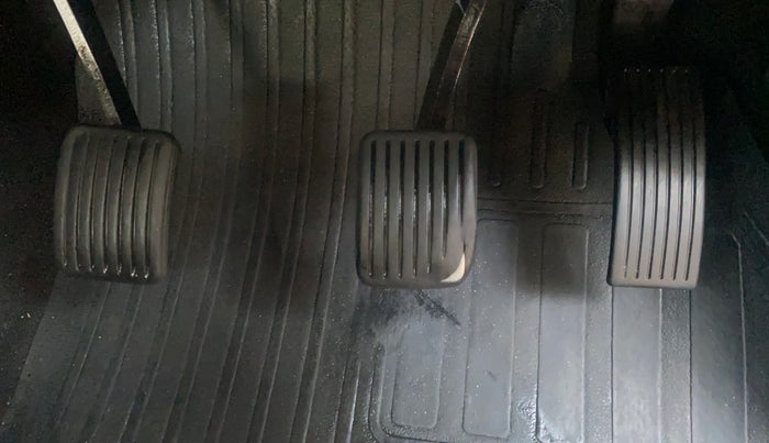 2015 Hyundai Grand i10 ASTA 1.1 CRDI, Diesel, Manual, 1,07,537 km, Pedals