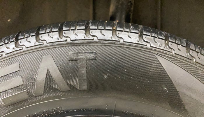 2017 Renault Kwid RXT 1.0 AMT, Petrol, Automatic, 74,010 km, Left Rear Tyre Tread