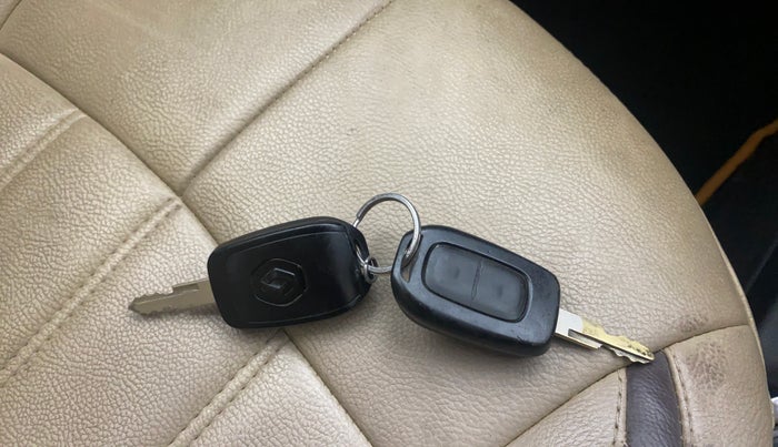 2017 Renault Kwid RXT 1.0 AMT, Petrol, Automatic, 74,010 km, Key Close Up