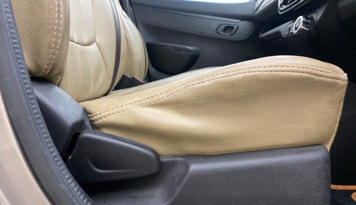 2017 Renault Kwid RXT 1.0 AMT, Petrol, Automatic, 74,010 km, Driver Side Adjustment Panel