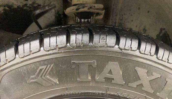 2017 Renault Kwid RXT 1.0 AMT, Petrol, Automatic, 74,010 km, Right Front Tyre Tread