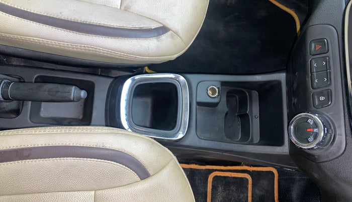 2017 Renault Kwid RXT 1.0 AMT, Petrol, Automatic, 74,010 km, Gear Lever