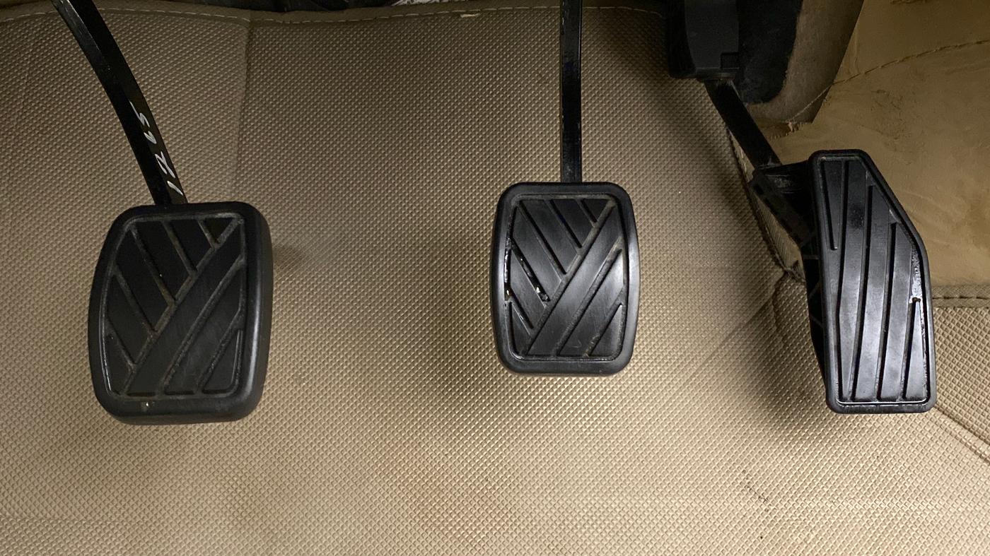 2018 Maruti Dzire VXI, Petrol, Manual, 50,440 km, Pedals