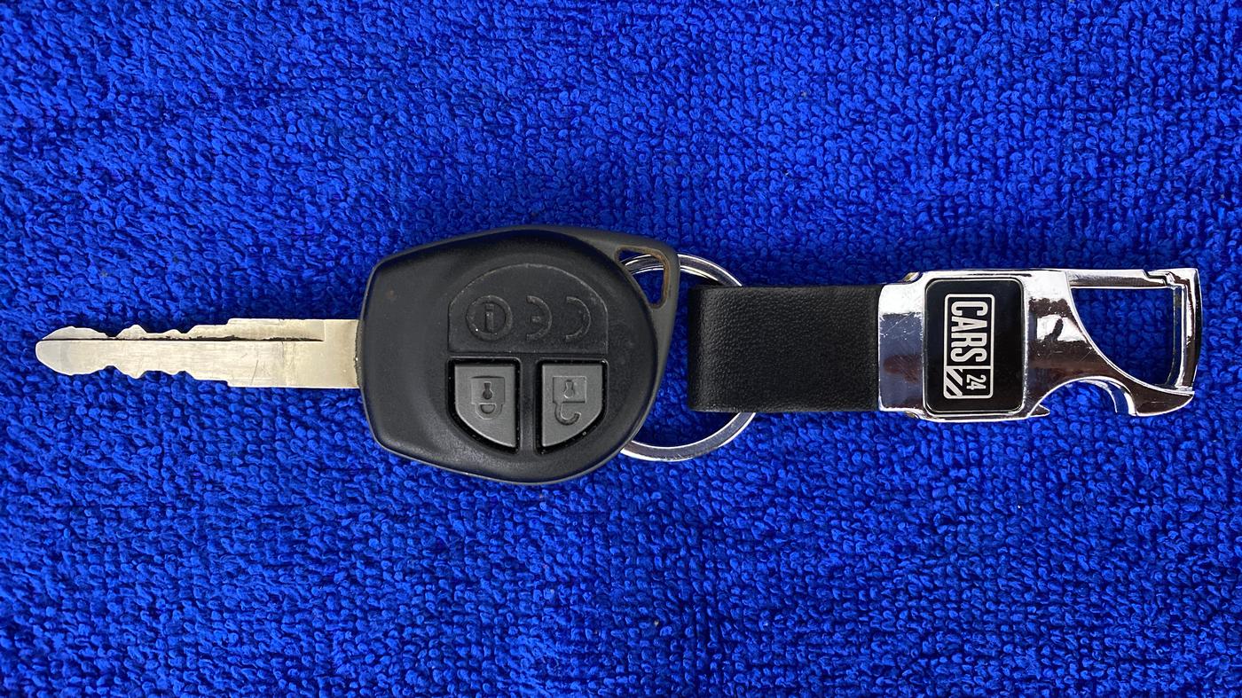 2018 Maruti Dzire VXI, Petrol, Manual, 50,440 km, Key Close Up