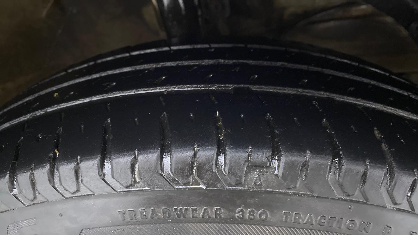 2018 Maruti Dzire VXI, Petrol, Manual, 50,440 km, Right Front Tyre Tread