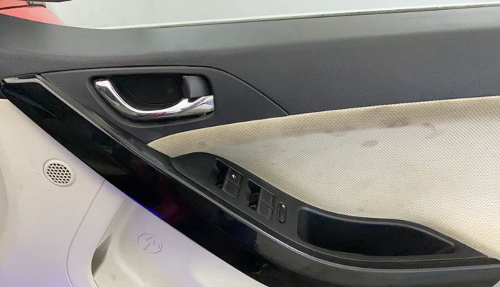 2021 Tata NEXON XZ PLUS (O) PETROL, Petrol, Manual, 83,627 km, Driver Side Door Panels Control