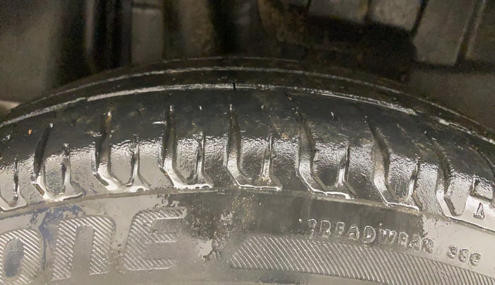 2019 Maruti Swift VXI, Petrol, Manual, 53,434 km, Right Rear Tyre Tread