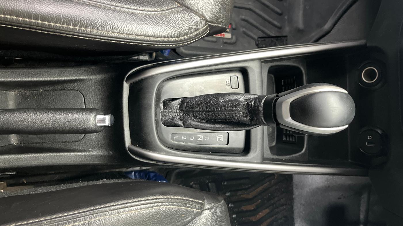 2021 Maruti XL6 ALPHA AT, Petrol, Automatic, 1,00,446 km, Gear Lever