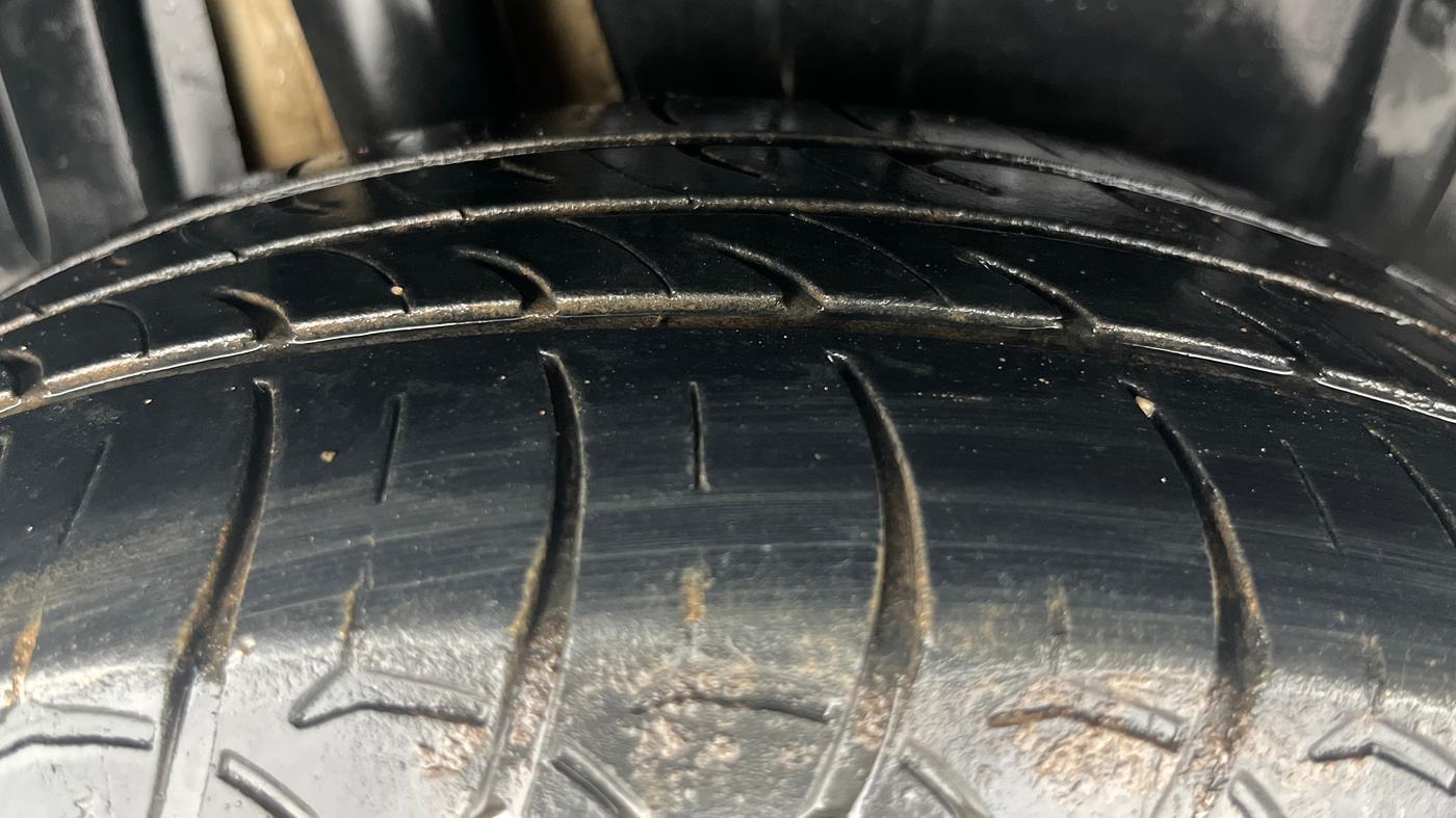 2021 Maruti XL6 ALPHA AT, Petrol, Automatic, 1,00,446 km, Right Rear Tyre Tread