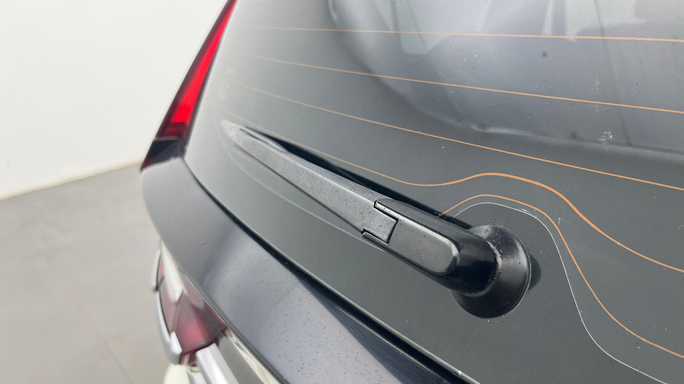 2021 Maruti XL6 ALPHA AT, Petrol, Automatic, 1,00,446 km, Rear Wiper