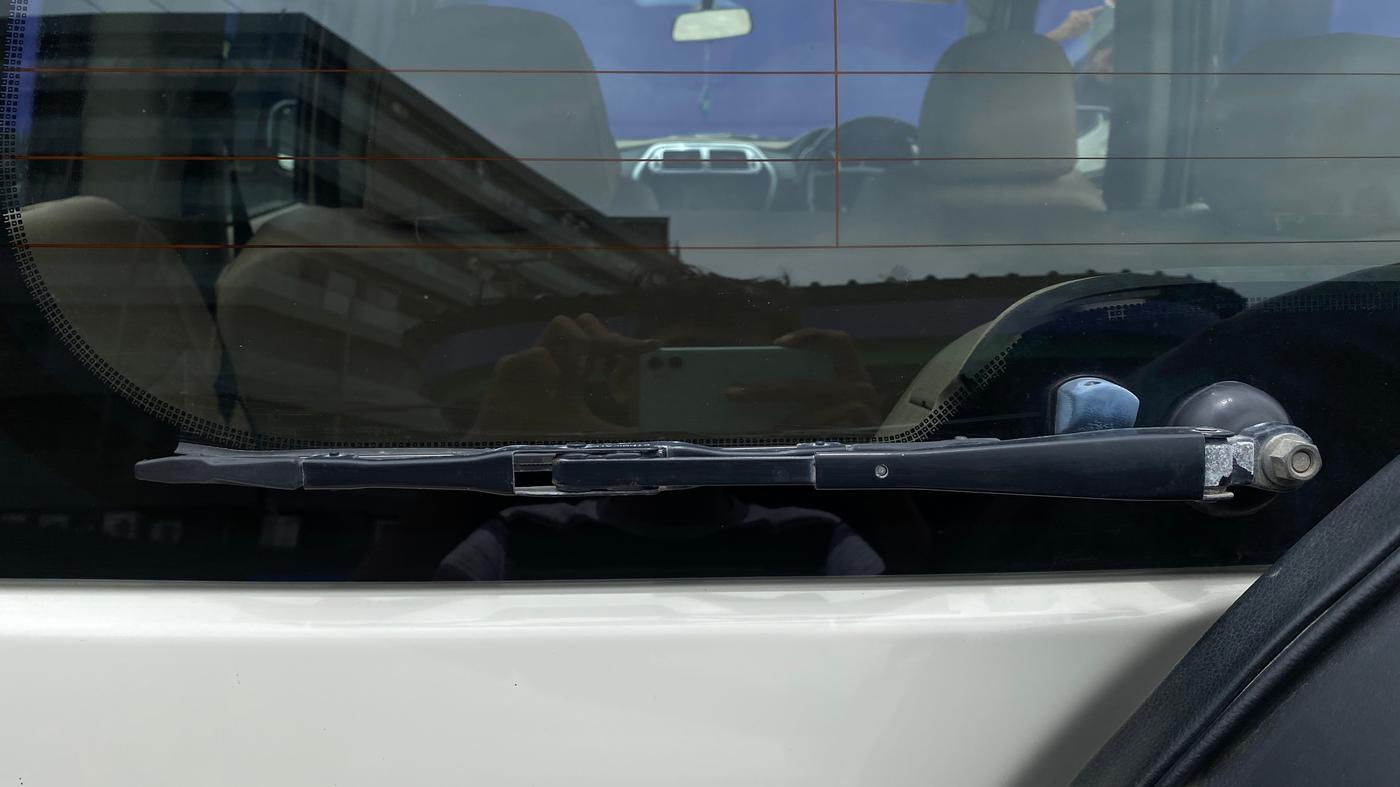 2017 Mahindra TUV300 T8, Diesel, Manual, 24,875 km, Rear Wiper