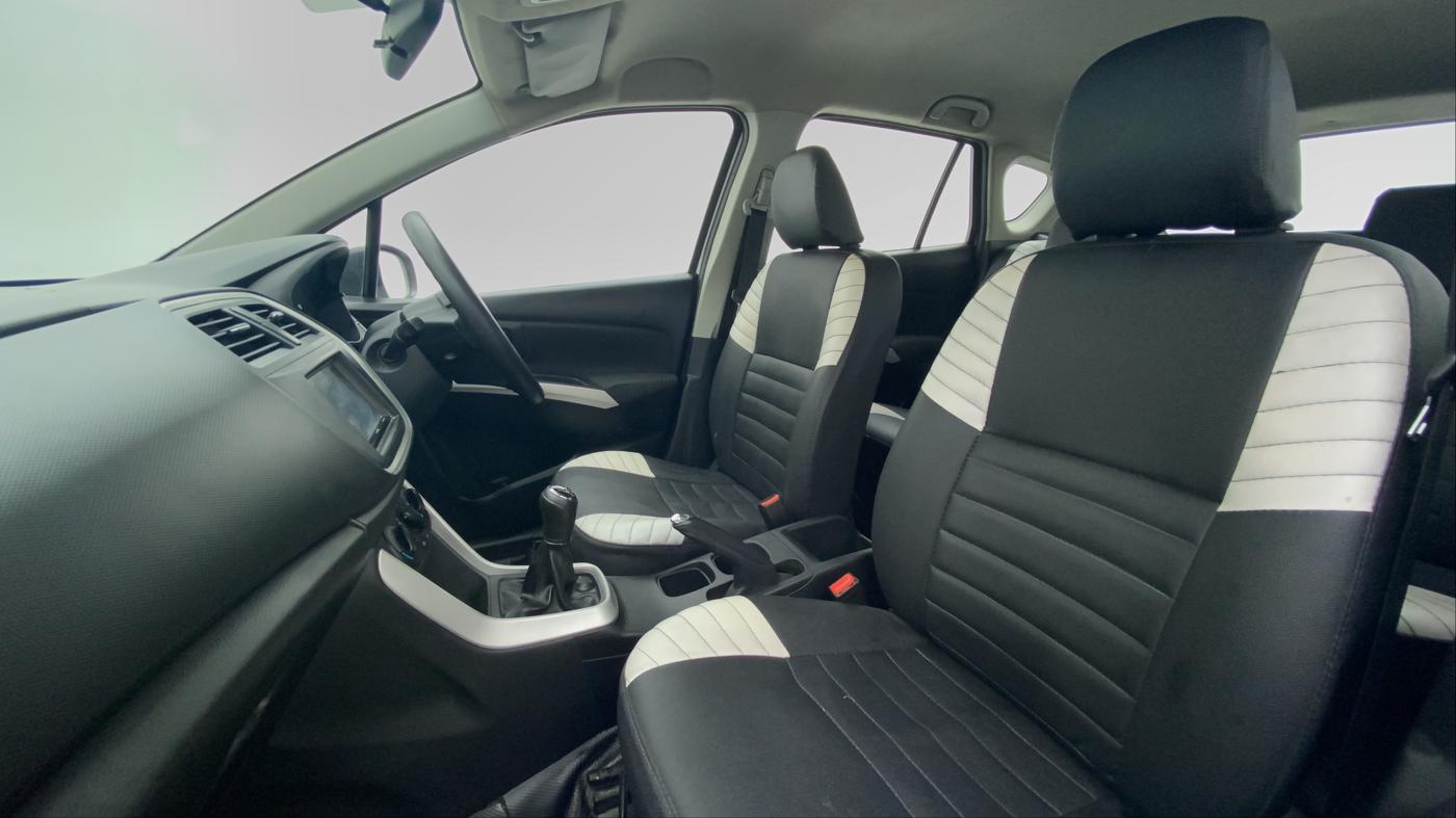 2017 Maruti S Cross SIGMA 1.3, Diesel, Manual, 86,702 km, Right Side Front Door Cabin