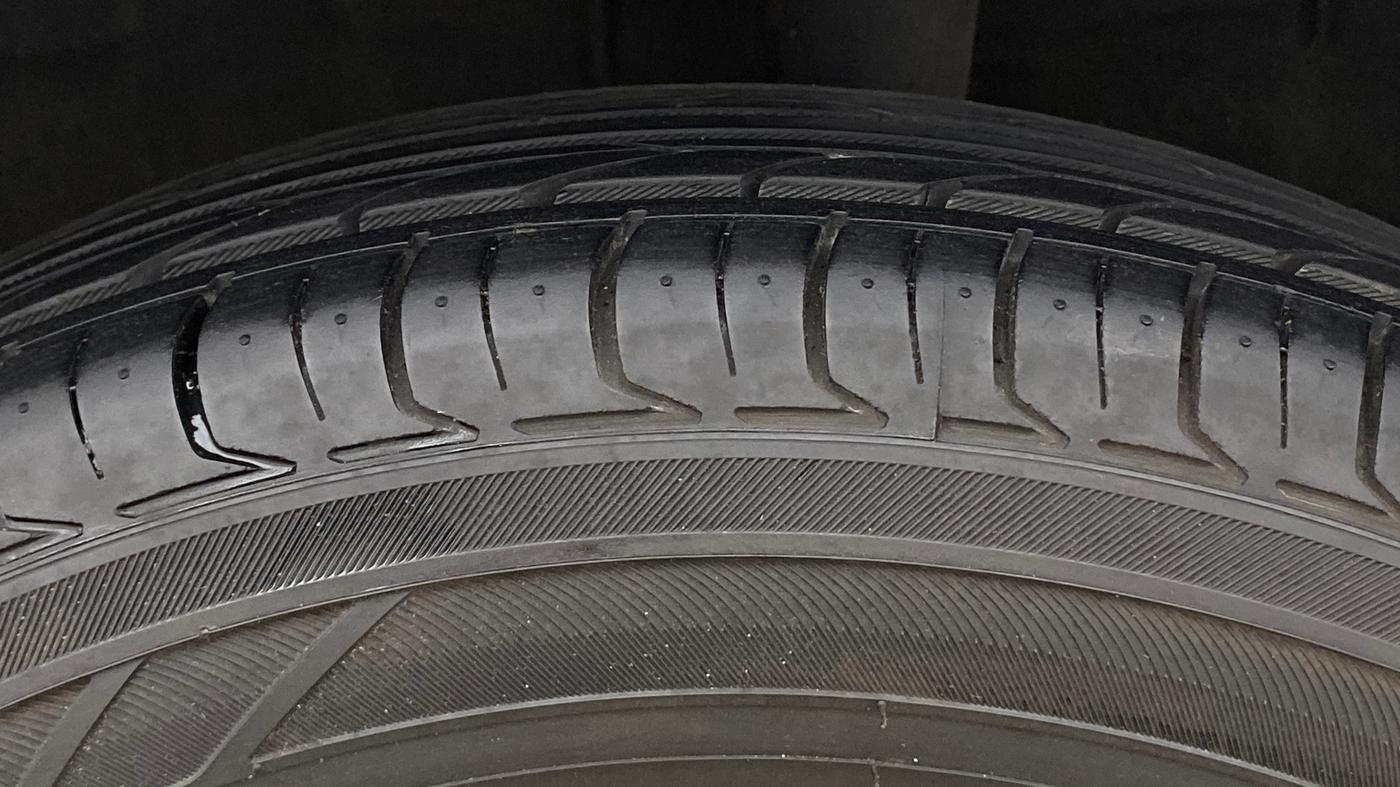 2015 Renault Kwid RXT 0.8, Petrol, Manual, 80,401 km, Left Rear Tyre Tread