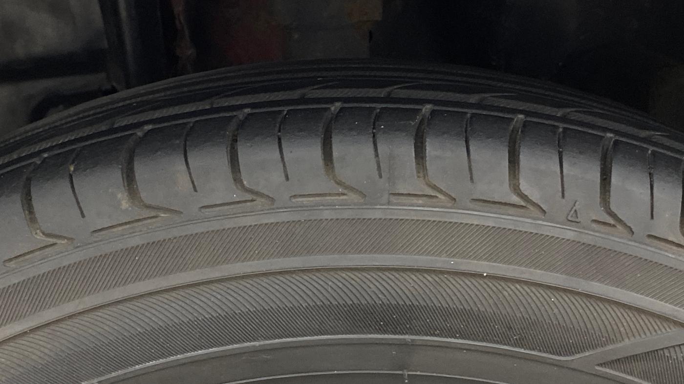 2015 Renault Kwid RXT 0.8, Petrol, Manual, 80,401 km, Left Front Tyre Tread